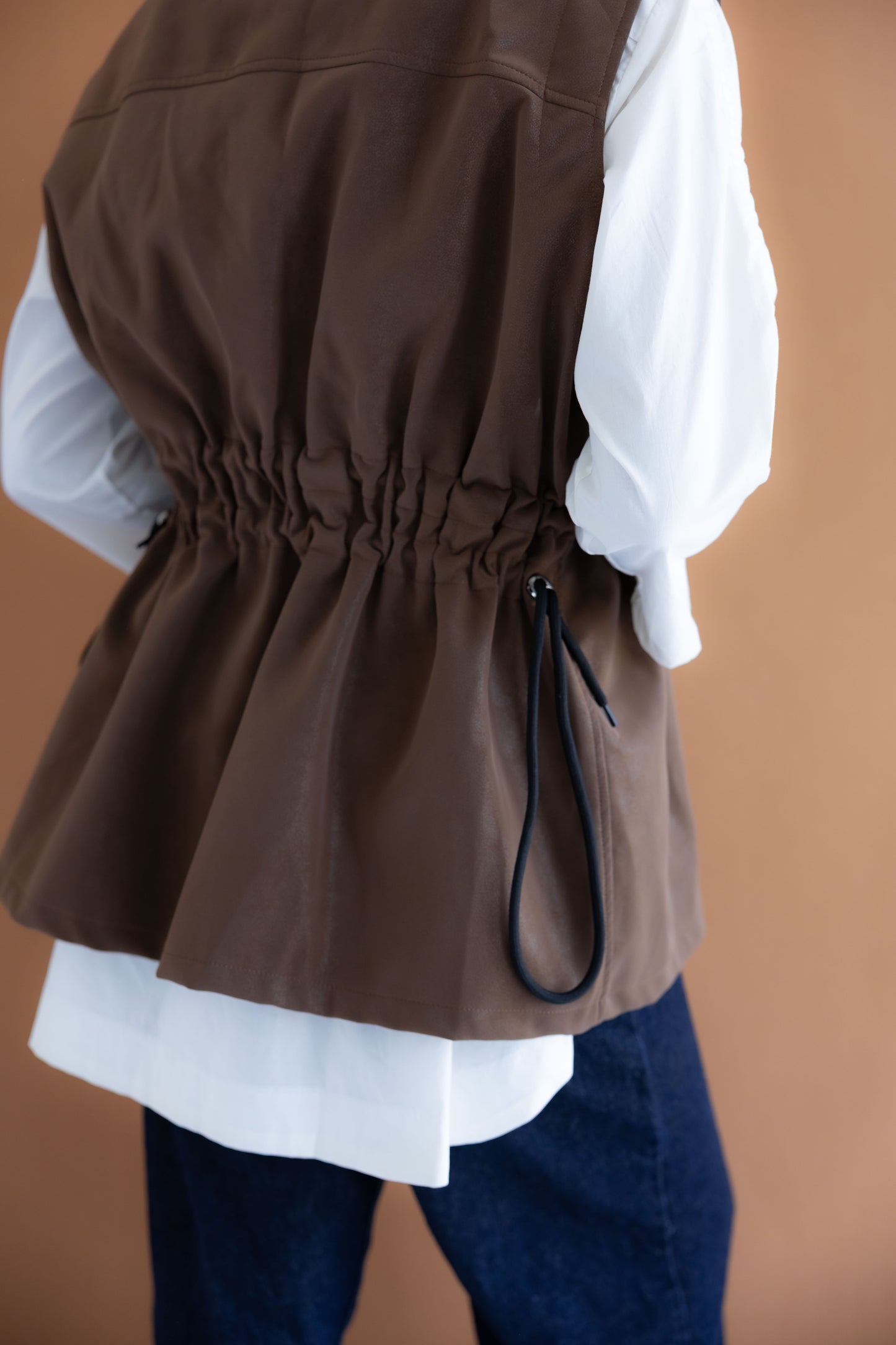 Aura Vest _Brown