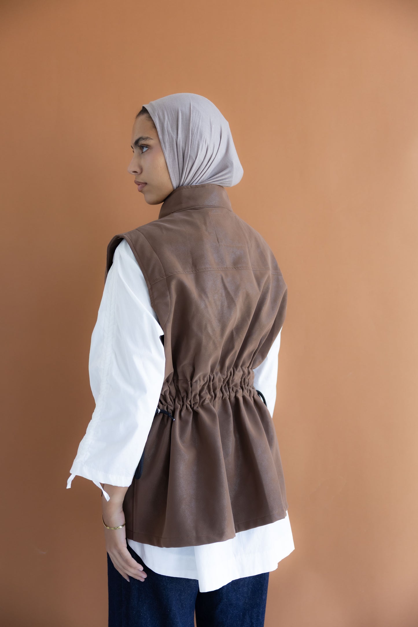 Aura Vest _Brown